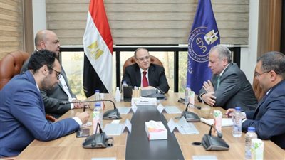   رئيس هيئة الدواء يتابع مشروعات التتبع الدوائي والتحول الرقمي