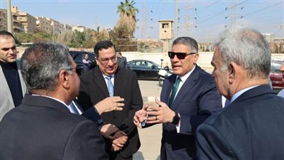 محافظ الجيزة يعاين الموقع المقترح لإقامة سوق اليوم الواحد بهضبة الأهرام