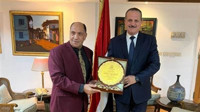 الاتحاد العام يكرم د. أشرف العزازي تقديرا لدوره الوطني في خدمة المصريين في الخارج