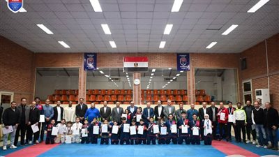 الزهور يكرم أبطال التايكوندو بحضور مجلسي النادي والاتحاد