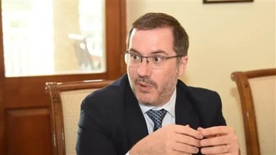 السفير البريطاني لدى القاهرة: نعمل باستمرار على تعميق التعاون الاقتصادي مع مصر