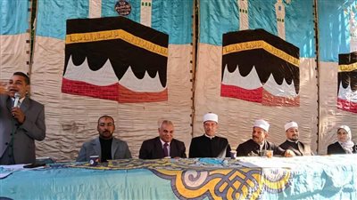 الوكيل الثقافي لمنطقة سوهاج الأزهرية يكرم الفائزين في دوري العلوم والابتكارات العلمية بإدارة طهطا