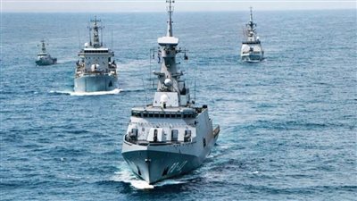 فنزويلا.. سفن حربية ترافق ناقلات النفط لحمايتها من القوات الأمريكية