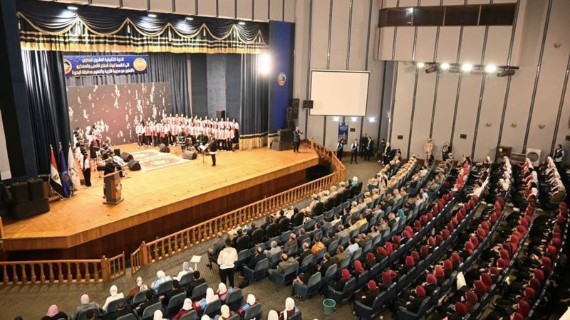 جانب من الندوة