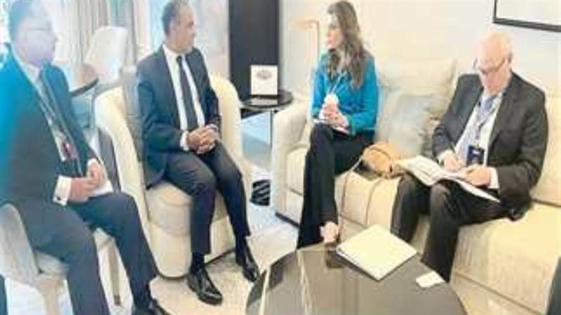 وزير الخارجية خلال