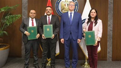 توقيع نموذج اتفاقية مع شركة 