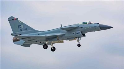 عاجل.. مسؤولون أمريكيون: طائرة باكستانية صينية الصنع أسقطت طائرتين مقاتلتين هنديتين