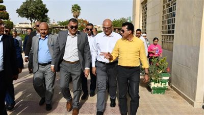 وزير الرياضة ومحافظ القليوبية يفتتحان مشروعات رياضية بنادي العبور