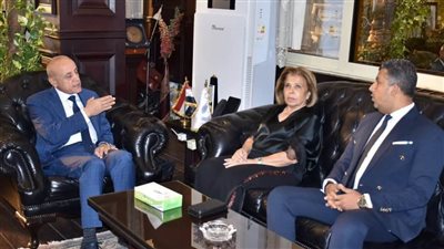 مشيرة خطاب تبحث مع محافظ الأقصر نشر وتعزيز ثقافة حقوق الإنسان