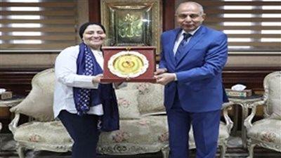 محافظ المنيا يبحث مع مؤسسة 