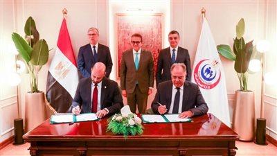 وزير الصحة يشهد توقيع بروتوكول تعاون مع شركة عالمية لدعم الصناعة المحلية