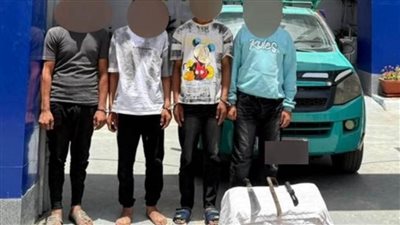 كشف ملابسات تداول فيديو بقيام بعض الأشخاص يحملون أسلحة بيضاء باعتلاء سيارة نقل في أحد الشوارع بالشرقية