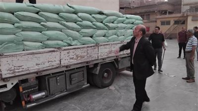 بالصور.. ضبط سيارة نقل محملة بـ9 أطنان دقيق مدعم في الغربية