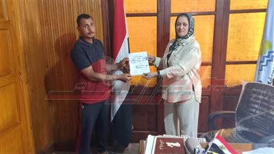 تسليم نماذج 8 للتصالح في مخالفات البناء ببيلا في كفر الشيخ 