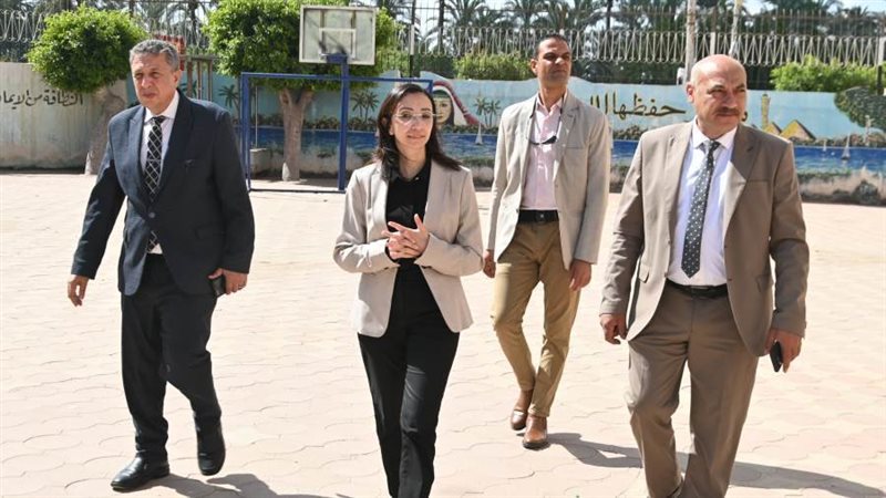 محافظ البحيرة وقيادات