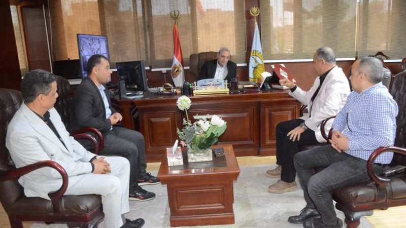 محافظ الغربية خلال