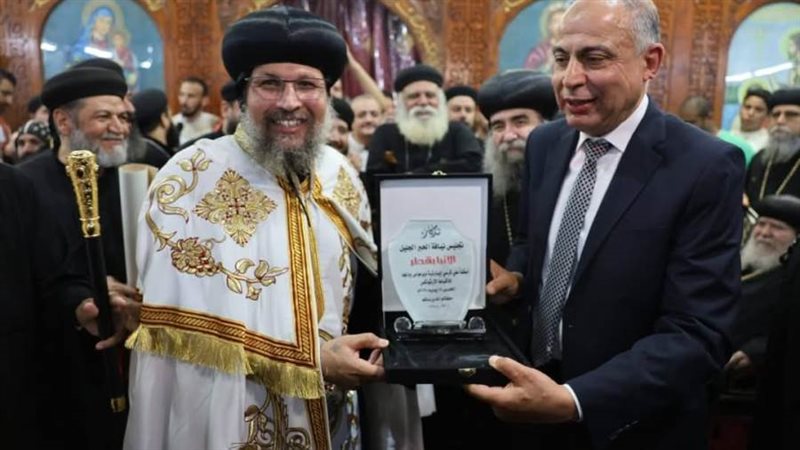 محافظ المنيا خلال