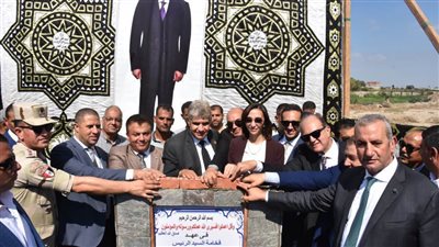 محافظ البحيرة تضع حجر الأساس للموقف الجديد بحوش عيسى