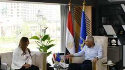 محافظ أسوان يستعرض آليات العمل برؤية وفكر جديد