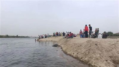 مصرع طفلة غرقا انزلقت قدماها بترعة أمام منزلها بسوهاج 