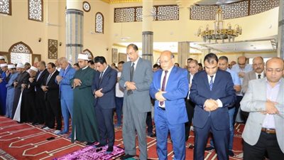 محافظ سوهاج  يفتتح مسجد عباد الرحمن