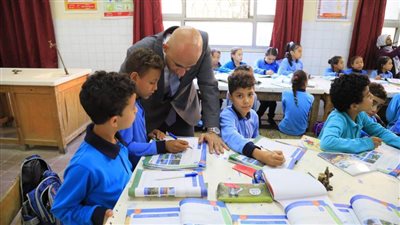 وزير التعليم يتفقد مدارس عين شمس لمتابعة انتظام العام الدراسي الجديد