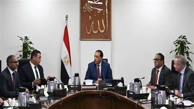 رئيس الوزراء يتابع تنفيذ الخطة الاستراتيجية لتحلية مياه البحر