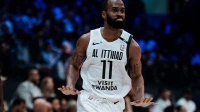 محترف سلة الاتحاد ينفي تجديد تعاقده ويكشف عن قيمة مستحقاته المتأخرة