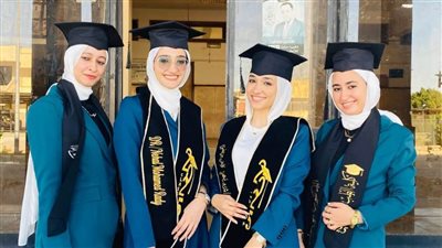 مناقشة مشروعات تخرج الدفعة الأولى من برنامج الأدوية والمستحضرات البيطرية بكلية الطب البيطري بجامعة قناة السويس