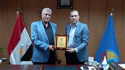 لبلوغه سن الكمال.. تكريم مدير عام الطب العلاجي بمديرية الصحة في البحيرة 
