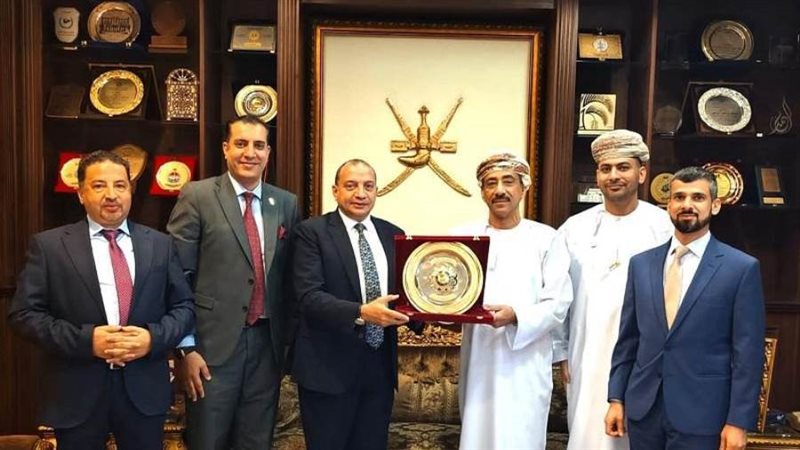 تكريم السفير العمانى