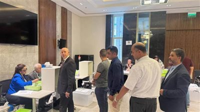 الجالية المصرية في الكويت تتوافد على السفارة للإدلاء بأصواتها في انتخابات مجلس الشيوخ 2025