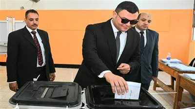عاجل| وزير الإسكان يشارك في انتخابات الشيوخ 2025