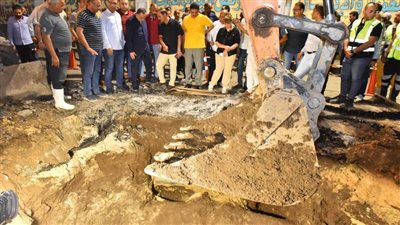 محافظ أسيوط:خطة عاجلة لإنشاء خط طرد صرف صحي جديد 1200 مم بعد الثقب القديم