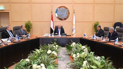 كامل الوزير: تحسين بيئة العمل وجودة المنتجات لتطوير منظومة نظافة السكك الحديدية