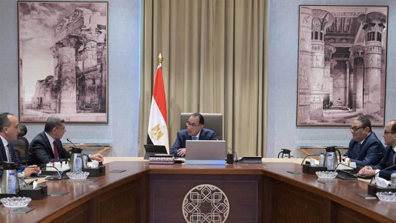 خلال لقاء رئيس الوزراء