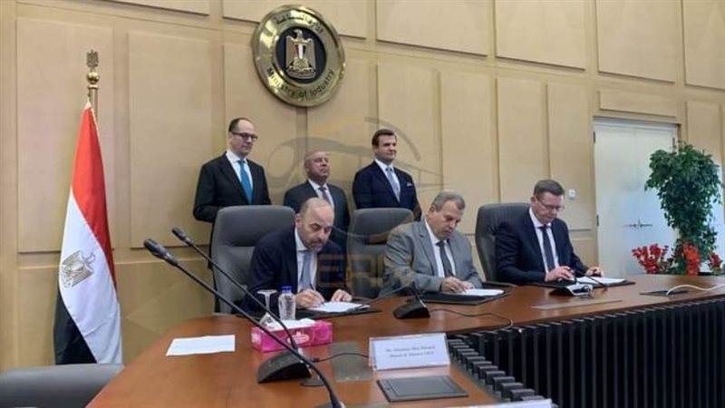 خلال مراسم توقيع