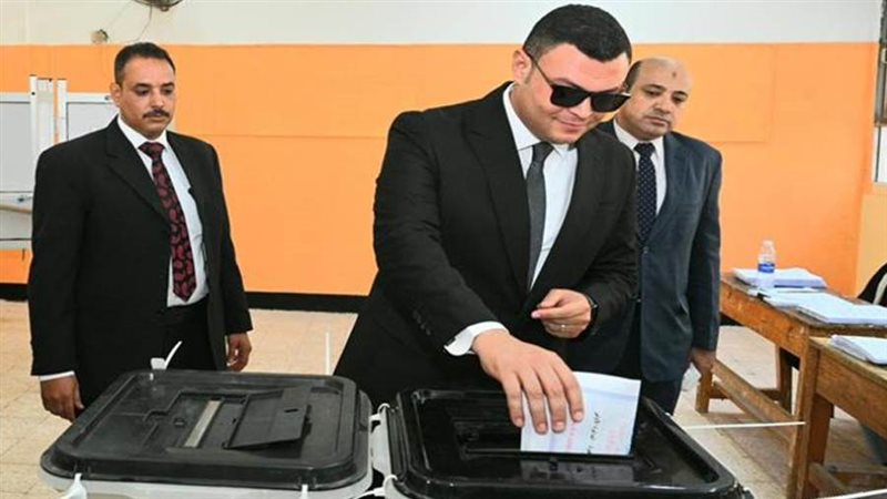 وزير الإسكان يشارك