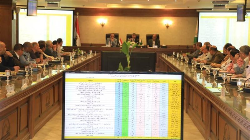 محافظ الجيزة يناقش