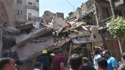 انهيار منزل بشارع مولد النبي بالزقازيق.. محافظ الشرقية يصل موقع الحادث