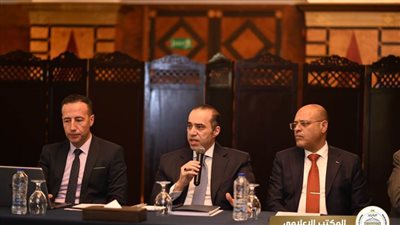 وزير الشؤون النيابية: مشروع قانون العمل على رأس اهتمامات الحكومة 