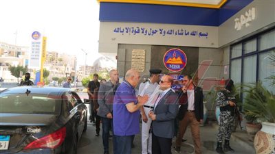 عبدالمعطي يتفقد عددًا من محطات الوقود للتأكد من تطبيق الأسعار المقررة
