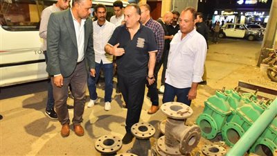 محافظ أسيوط يتفقد محطة رفع صرف صحي نائلة خاتون ويوجه بإزالة المخلفات