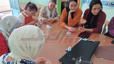 ورش عمل فنية للمنتجات الصغيرة للنشء بمركز شباب الخادمية بكفر الشيخ