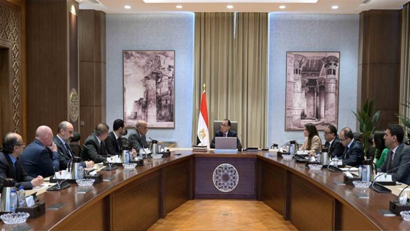 رئيس الوزراء يلتقي