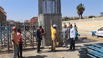 انتظام العمل في مشروع إنشاء كوبري الشاملة على الإبراهيمية ببني سويف