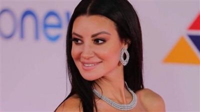 أروى جودة تظهر مع خطيبها الإيطالي الفرنسي في الجونة السينمائي