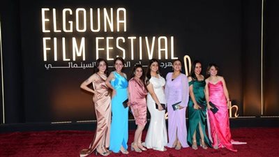 الشرنوبي وهنا ونوران يقدمون ميدالية أغاني الأفلام في افتتاح مهرجان الجونة.. صور