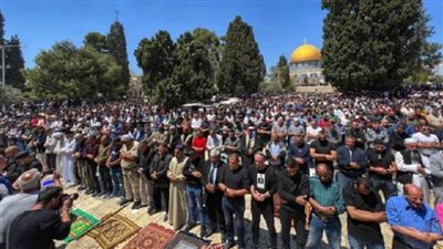 30 ألفا يؤدون صلاة الجمعة في المسجد الأقصى