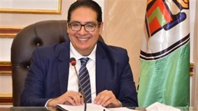 رئيس جامعة القاهرة يستعرض نتائج أعمال القافلة الشاملة لمنطقة كفر طهرمس بالجيزة